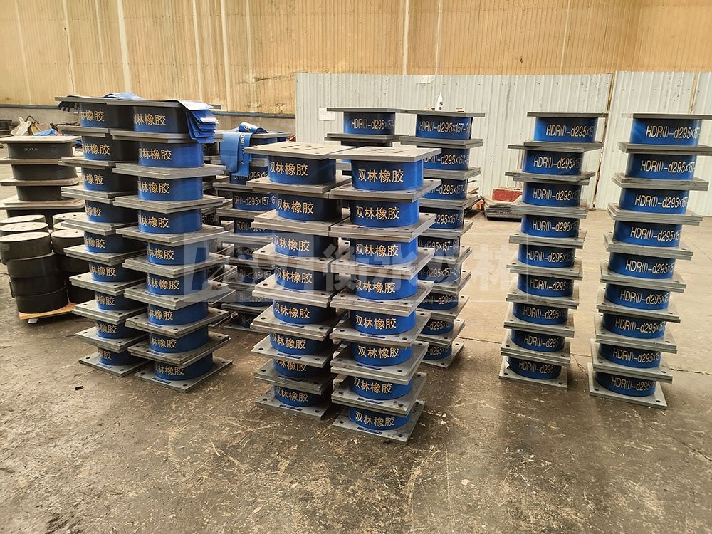 隔震支座LRB700厂家 LNR400橡胶隔震支座什么价格 LNR600天然橡胶隔震支座多少钱