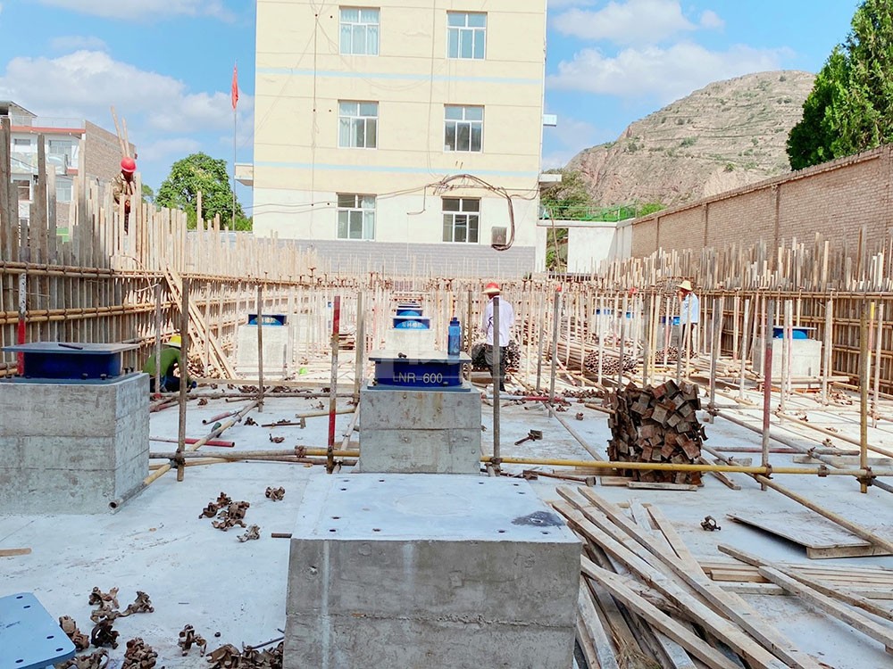 LNR水平分散形橡胶隔震支座厂家