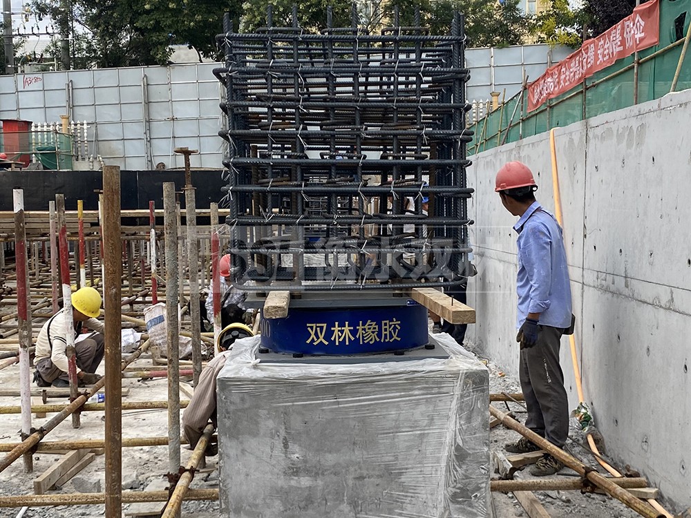 橡胶隔震支座哪里好 LNR水平分散力隔震支座 HDR400高阻尼隔震支座多少钱